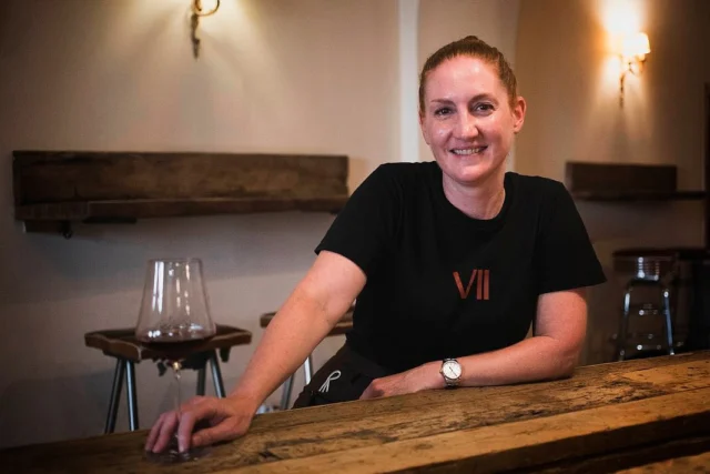 Brindem per l’Audrey! 🍷

L’@audreydore ha estat reconeguda com a millor sommelier dona als Premis Isabel Mijares de Mujeres del Vino. Un guardó que premia el talent, la passió i el coneixement d’una trajectòria dedicada al vi. És un honor tenir-la al capdavant del nostre projecte, fent del VII un espai on cada copa explica una història. 
.
¡Brindemos por Audrey! 🍷

@audreydore ha sido reconocida como la mejor sumiller mujer en los Premios Isabel Mijares de Mujeres del Vino. Un galardón que premia el talento, la pasión y el conocimiento de una trayectoria dedicada al vino. Es un honor tenerla al frente de nuestro proyecto, haciendo del VII un espacio donde cada copa cuenta una historia.
.
Cheers to Audrey! 🍷

@audreydore has been recognized as the Best Female Sommelier at the Isabel Mijares Women in Wine Awards. A distinction that honors the talent, passion, and knowledge of a career devoted to wine. It’s an honor to have her leading our project, making VII a place where every glass tells a story.

📸 @gatellimage @cordegat